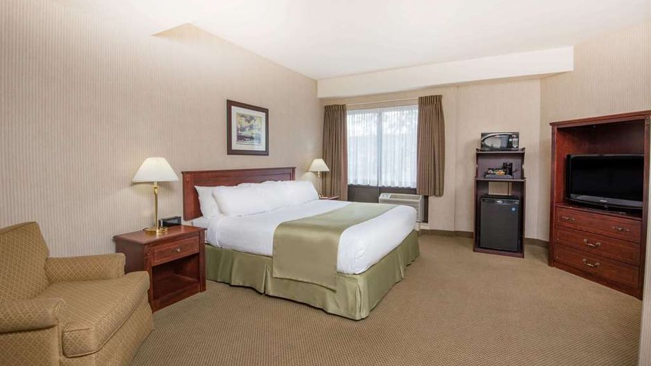 Ramada St John's Room