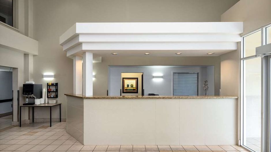 Super 8 Sainte Agathe Des Monts Lobby