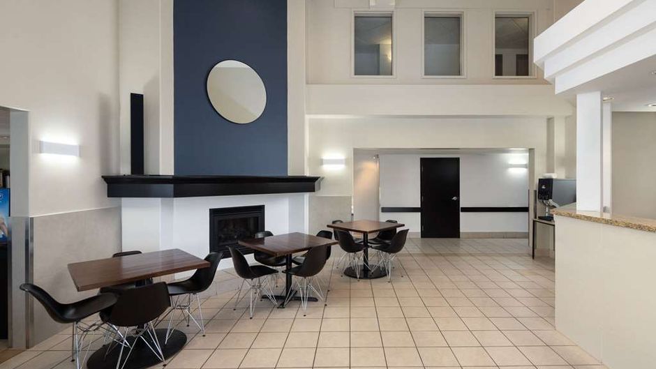 Super 8 Sainte Agathe Des Monts Lobby