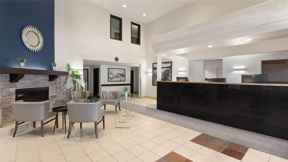 Super 8 Trois-Rivieres Lobby