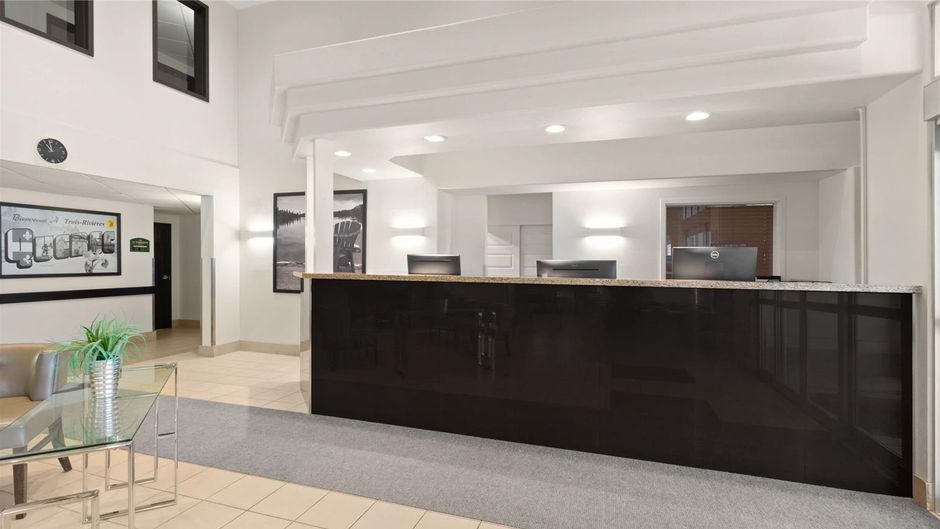 Super 8 Trois-Rivieres Lobby