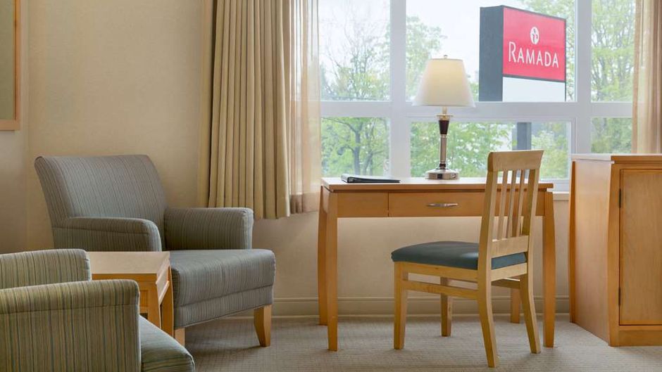 Ramada Nanaimo Room
