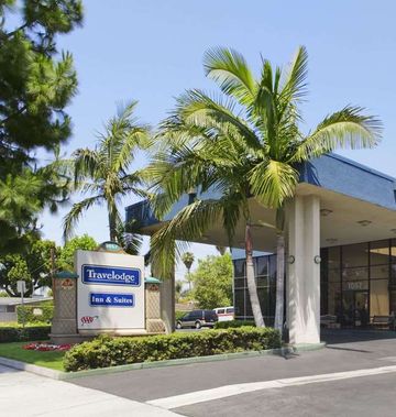 Travelodge Anaheim Inn and Suite