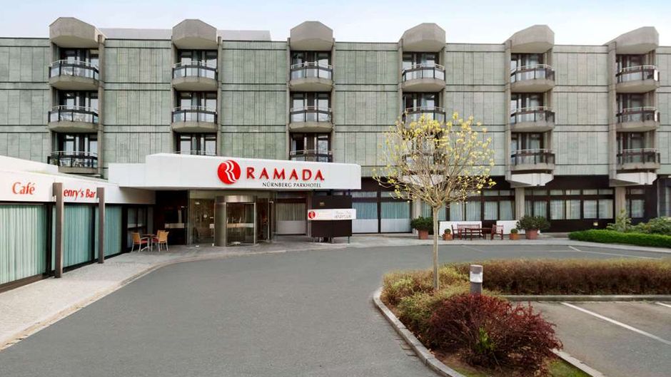 Ramada Nuernberg Parkhotel Exterior