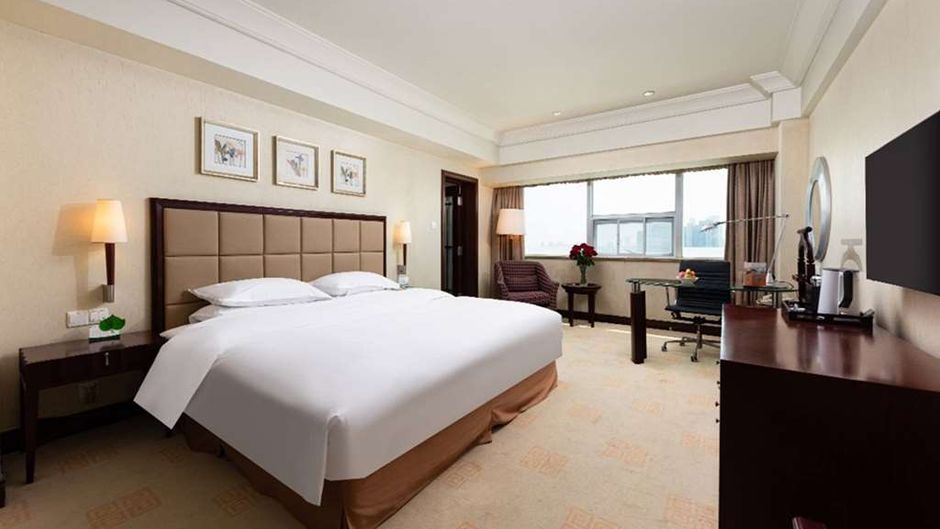 Ramada Plaza Optics Valley Wuhan Room