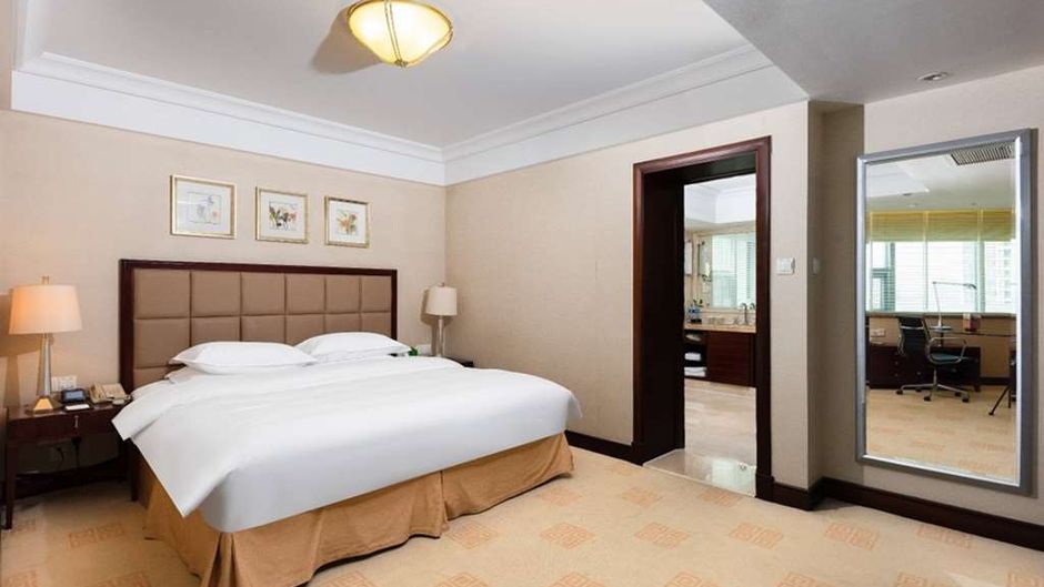 Ramada Plaza Optics Valley Wuhan Room