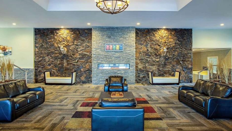 Days Inn Cranbrook Lobby