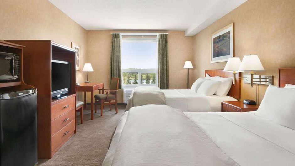 Days Inn & Suites Cochrane Room