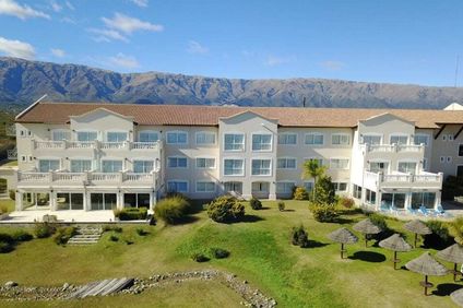 Howard Johnson Resort Villa de Merlo
