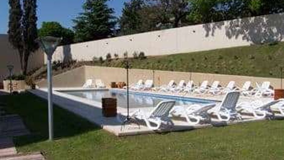 Howard Johnson Hotel & Casino Pool