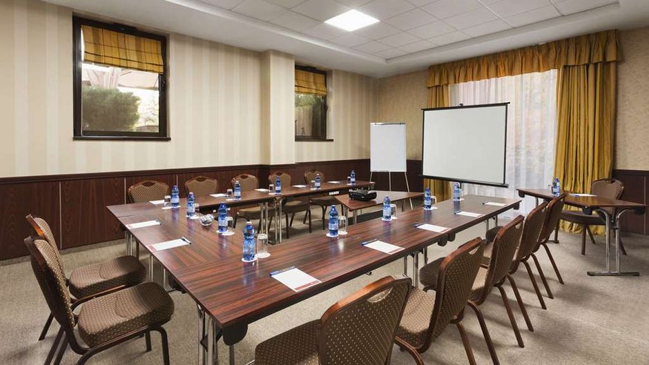 Ramada Hotel & Suites Bucharest North Meeting