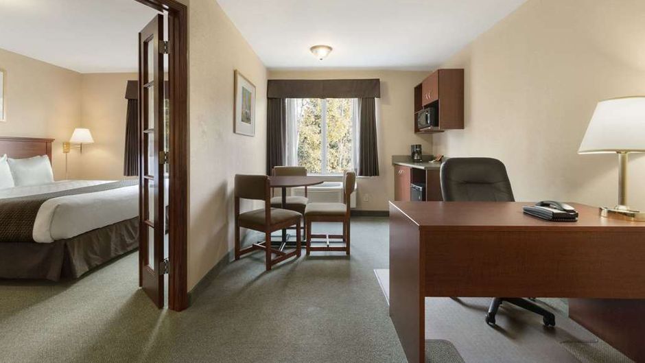 Days Inn Thunder Bay North Suite