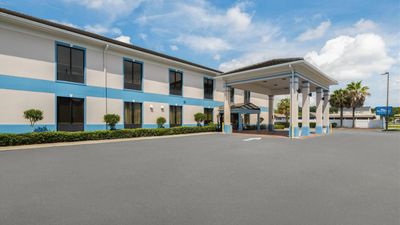 Baymont Inn & Suites  Garden City