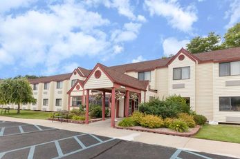 Baymont Inn & Suites Gaylord