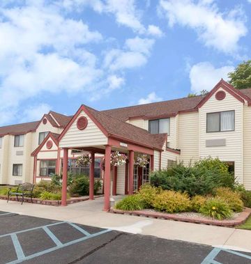 Baymont Inn & Suites Gaylord