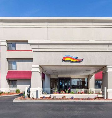 Baymont Inn & Suites Detroit/Roseville
