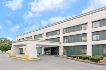 Baymont Inn & Suites La Crosse/Onalaska