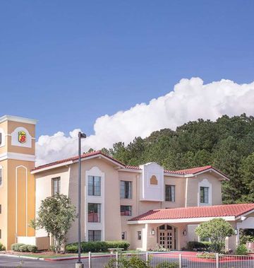Super 8 Austell/Six Flags