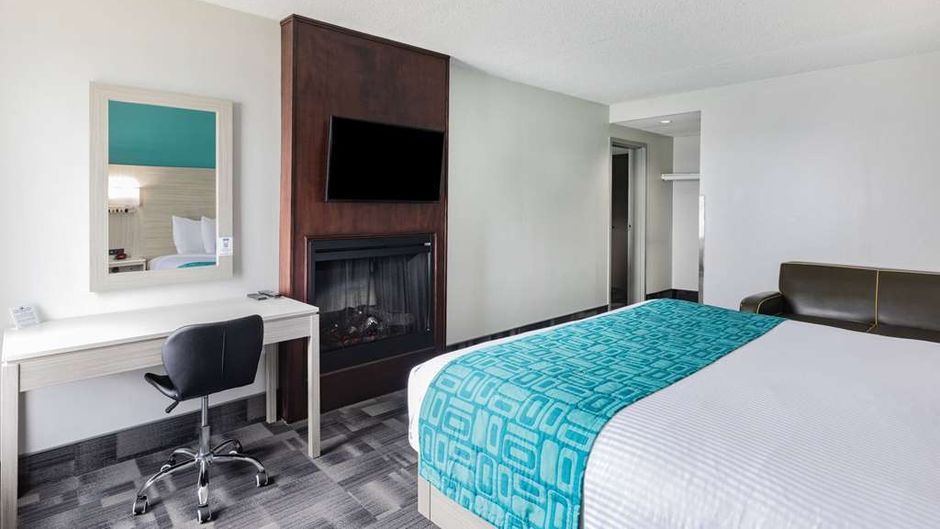 Travelodge by Wyndham Miramichi New Brunswick Suite