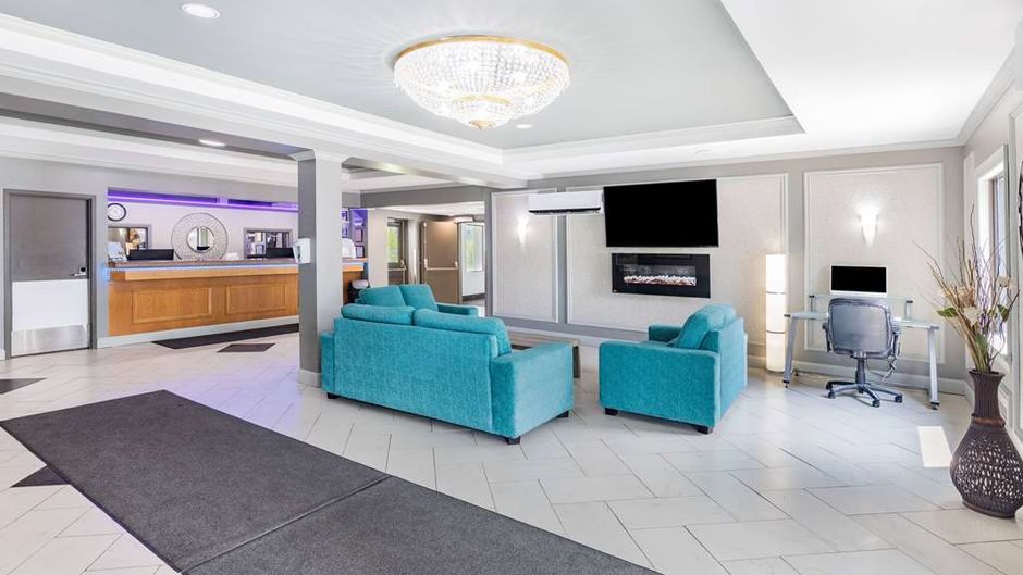 Travelodge by Wyndham Miramichi New Brunswick Lobby