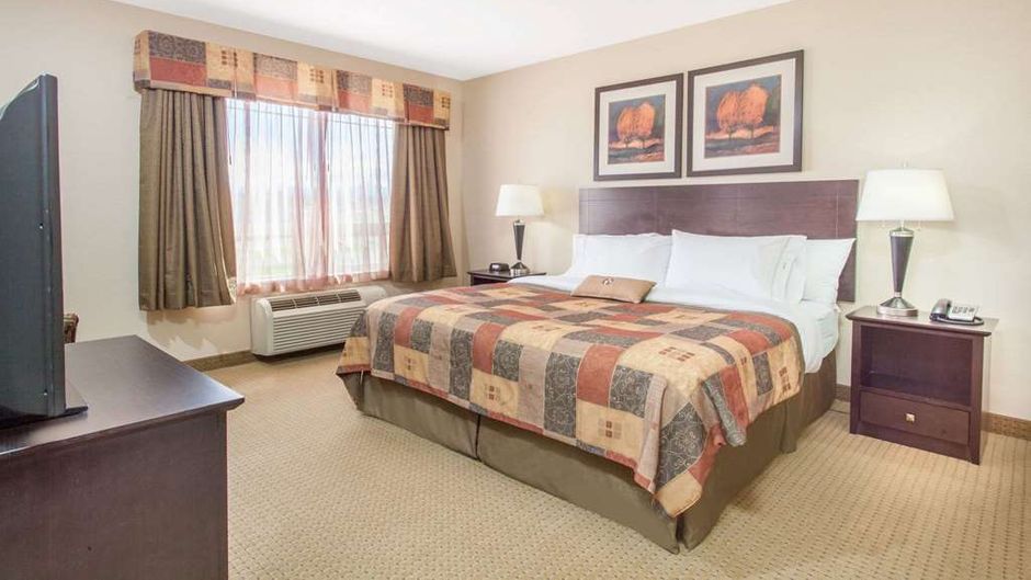 Ramada Pincher Creek Suite