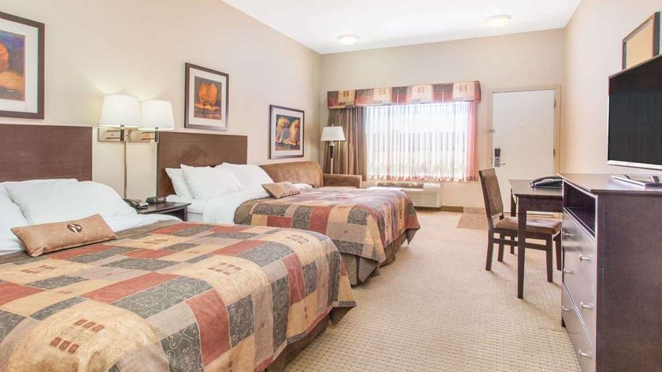 Ramada Pincher Creek Room