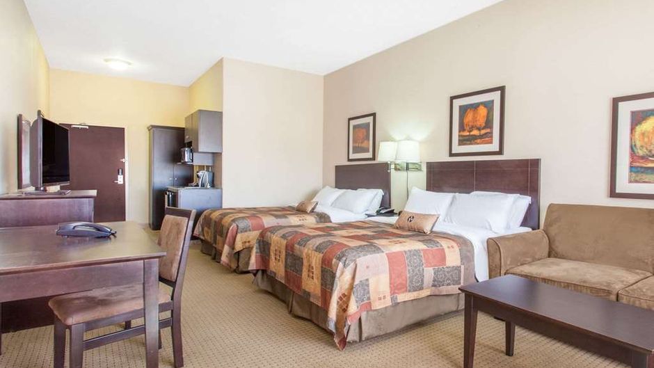 Ramada Pincher Creek Room