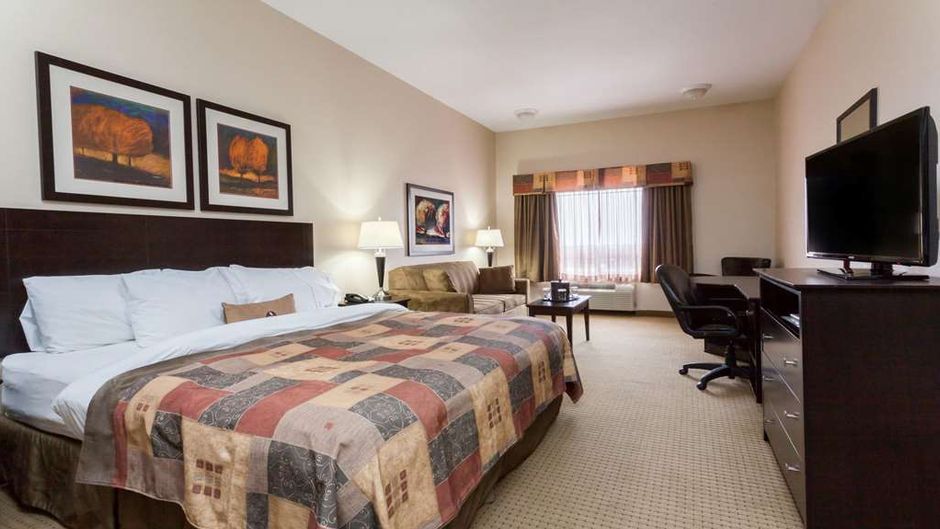 Ramada Westlock Room