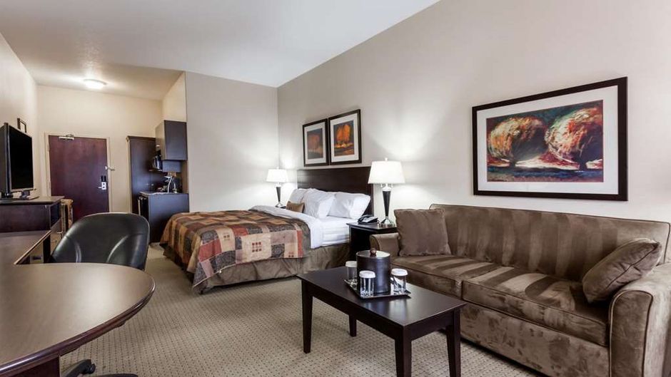 Ramada Westlock Room