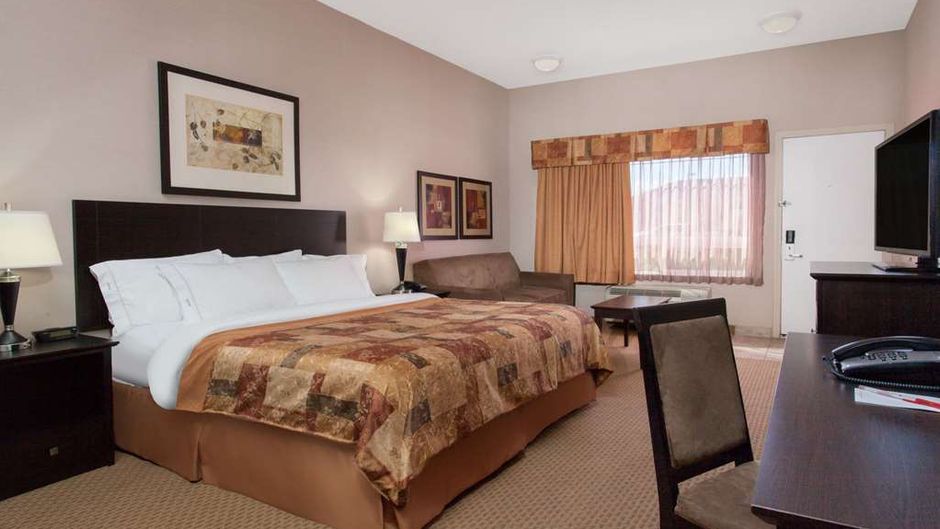 Ramada Brooks Room