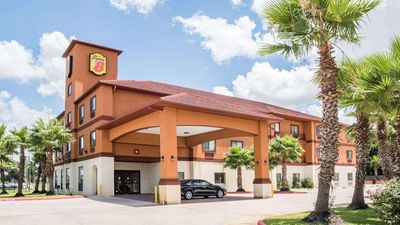 Super 8 Brookshire