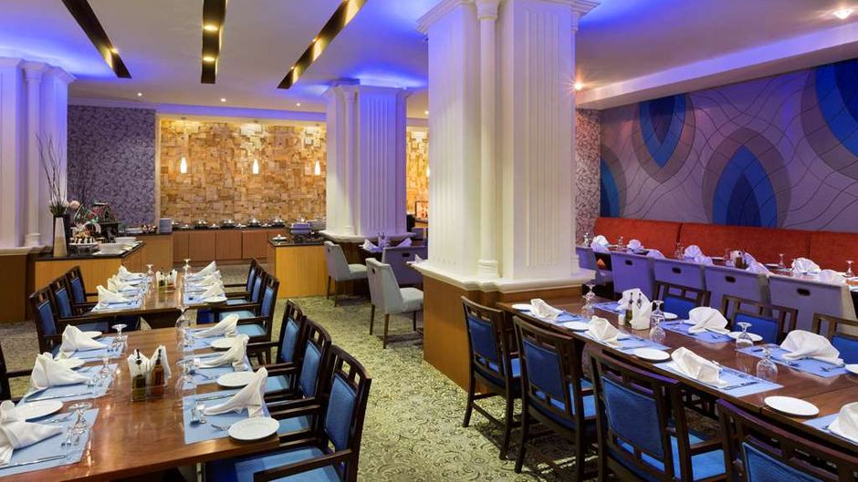 Ramada Al Qassim Hotel and Suites Restaurant