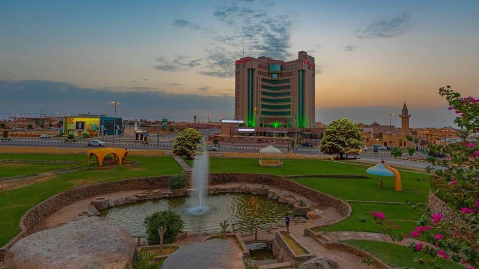 Ramada Al Qassim Hotel and Suites Exterior