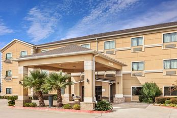 Baymont Inn & Suites Tyler