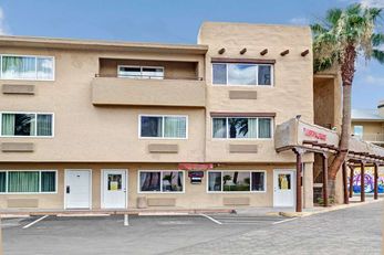 Super 8 North Strip/Fremont Street Area