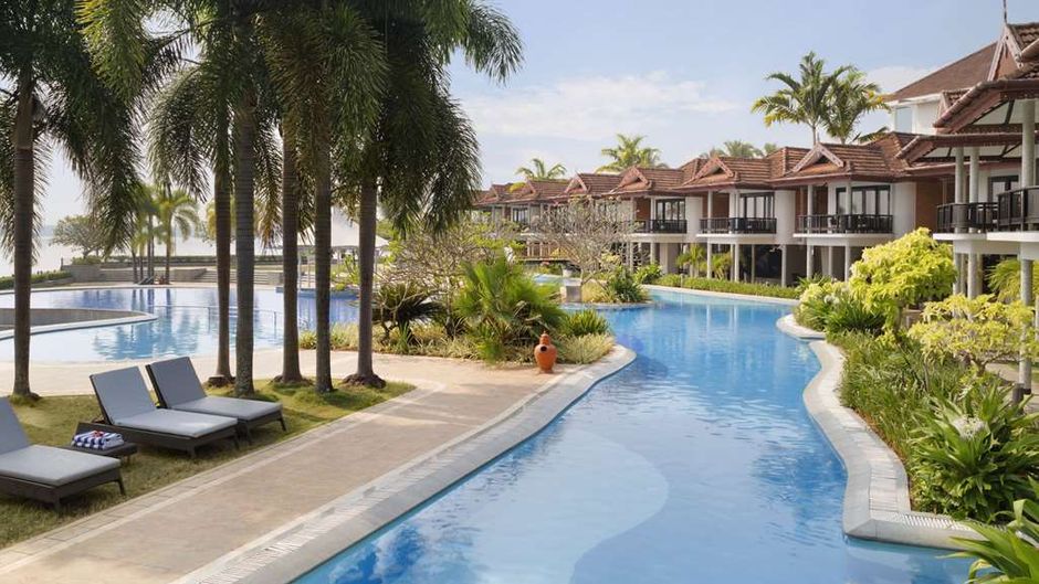 Ramada Resort Cochin Pool