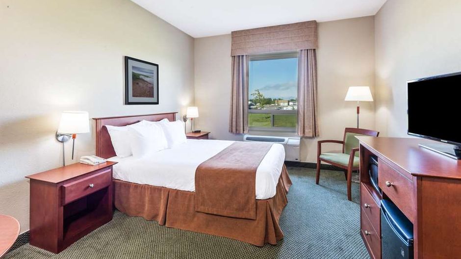 Super 8 Windsor Room