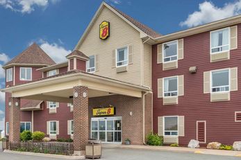 Super 8 Windsor