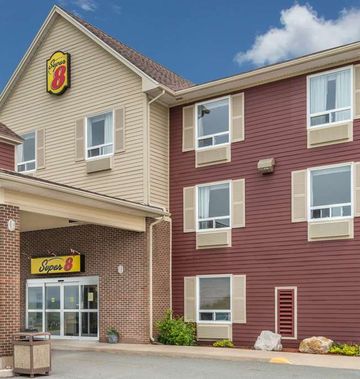 Super 8 Windsor