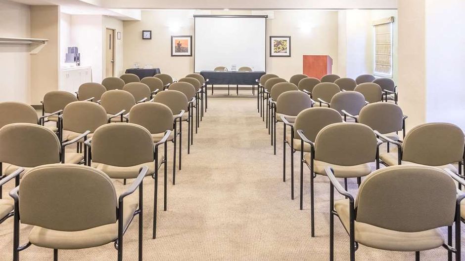 Super 8 Windsor Meeting
