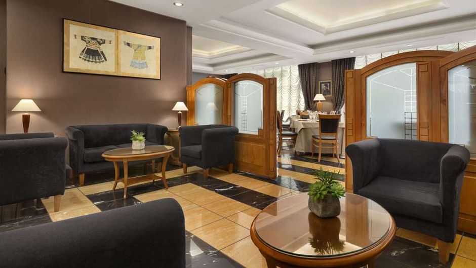 Ramada Naples Restaurant