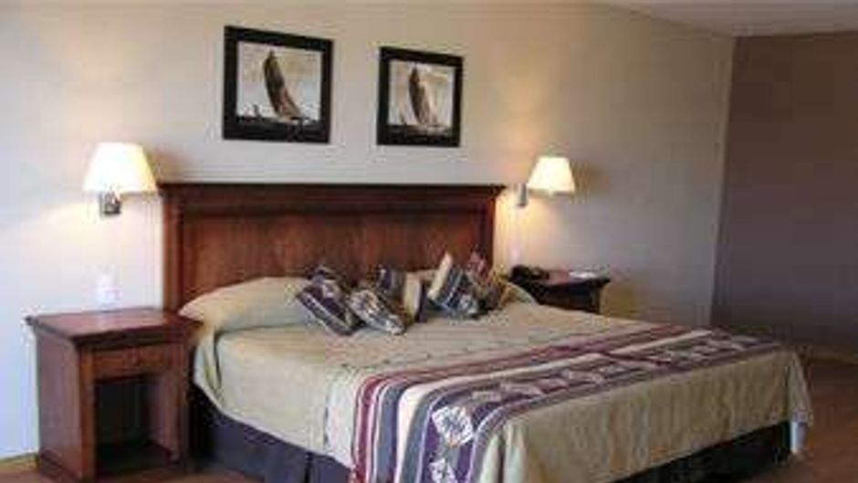 Howard Johnson Hotel & Marinas Resort Room