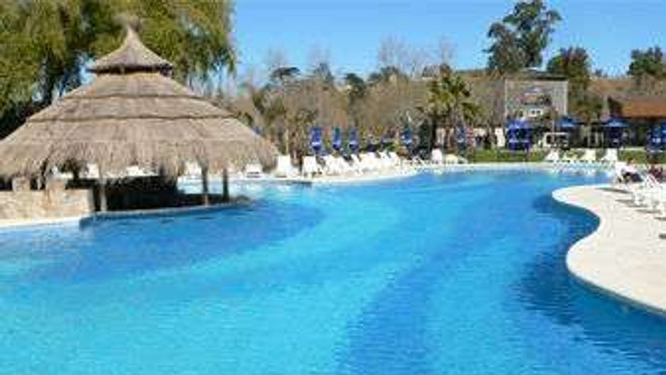 Howard Johnson Hotel & Marinas Resort Pool