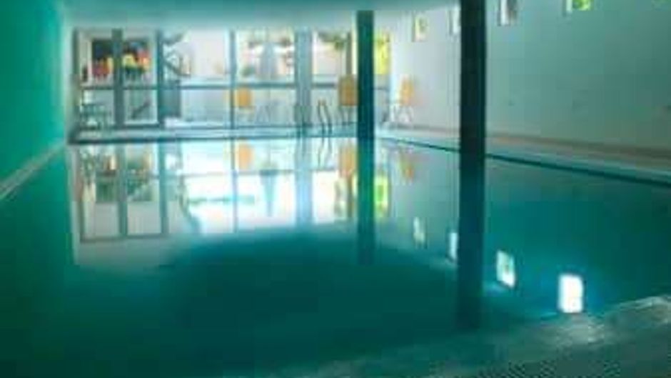 Howard Johnson Plaza Hotel Mayorazgo Pool