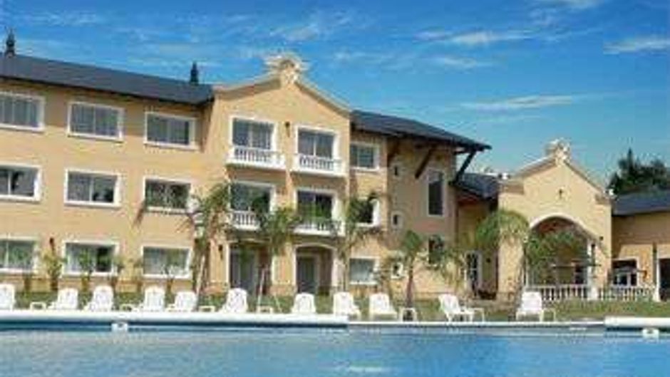 Howard Johnson Resort Pilar Exterior