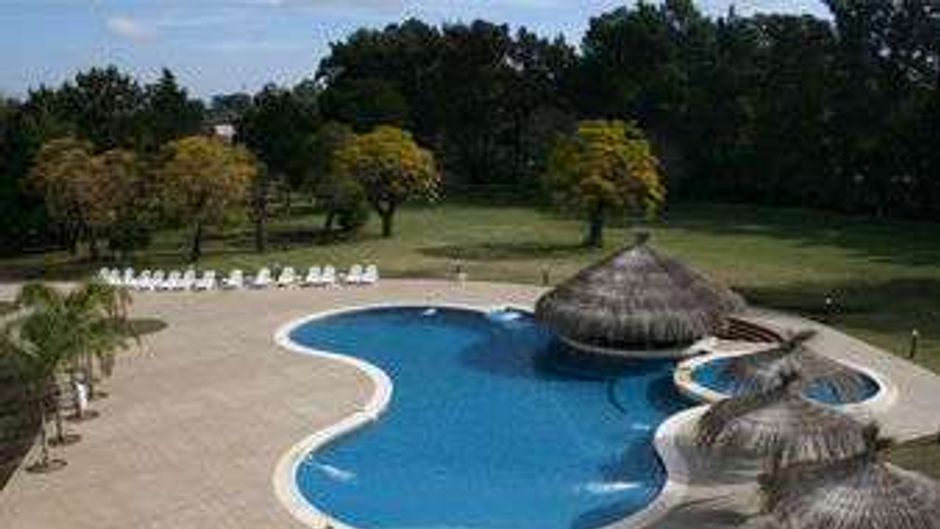 Howard Johnson Resort Pilar Pool