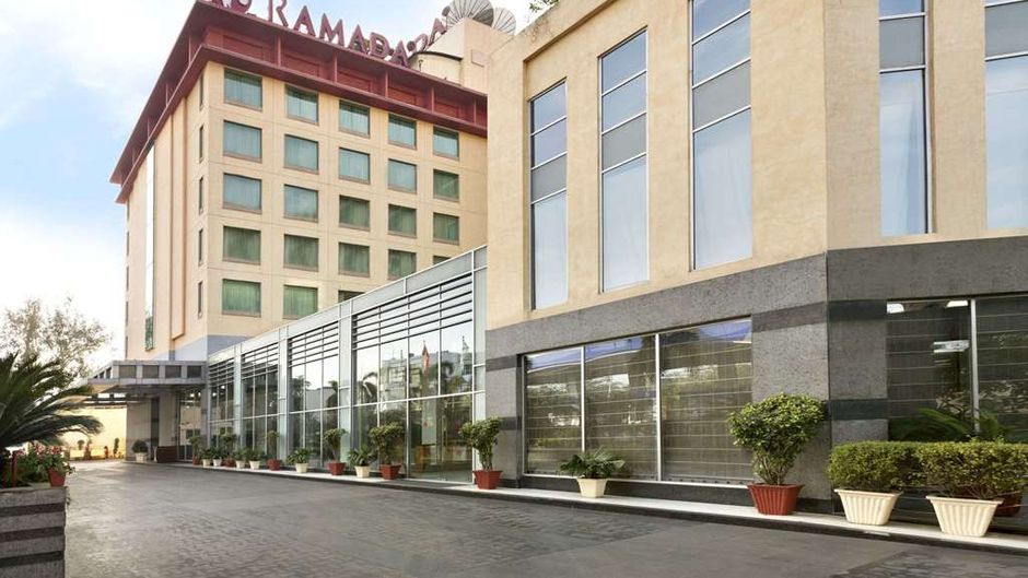 Ramada Jaipur Exterior