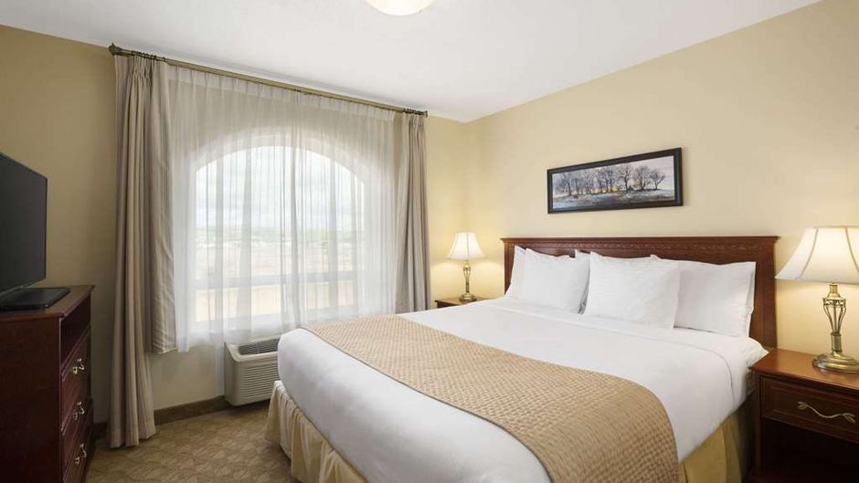 Days Inn Dawson Creek Suite
