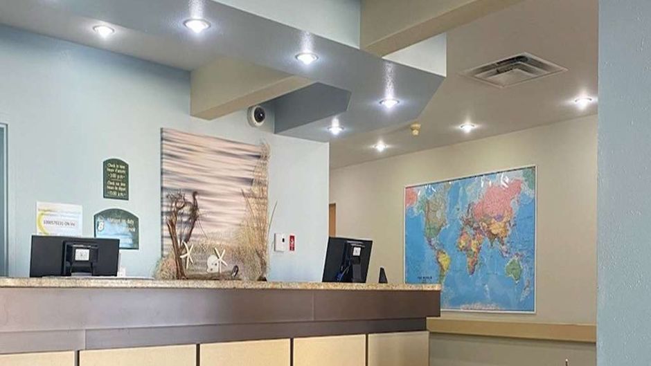 Super 8 Campbellton Lobby