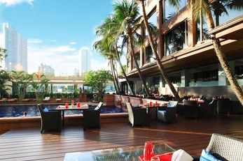 Ramada Plaza Menam Riverside